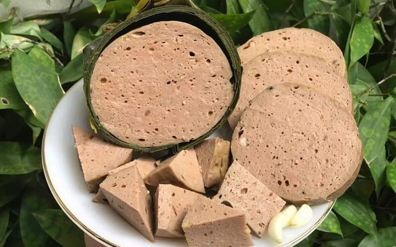 Bảo quản giò lụa trong ngăn đông/tủ đông là cách giữ giò lụa dùng được lâu nhất.    