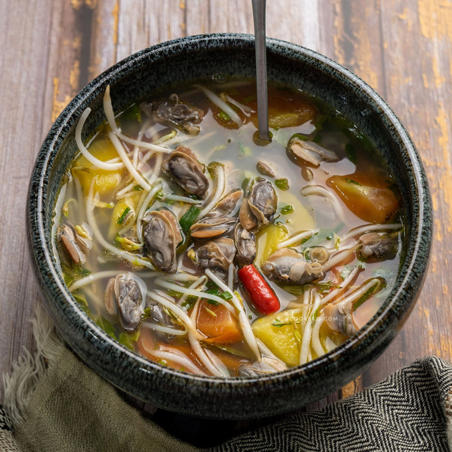 Canh trùng trục nấu dứa