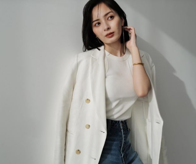 Công thức phối đồ này giúp người mặc trông khỏe khoắn và năng động.