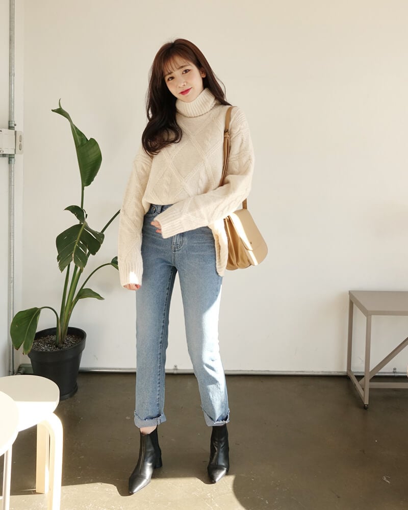 Quần jeans luôn là món đồ dễ mặc và linh hoạt trong mọi mùa