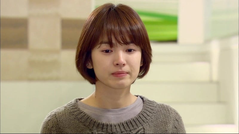 Lần đầu tiên Song Hye Kyo thử nghiệm tóc bob là vào năm 2008 khi cô vào vai trong bộ phim Thế Giới Họ Đang Sống. 