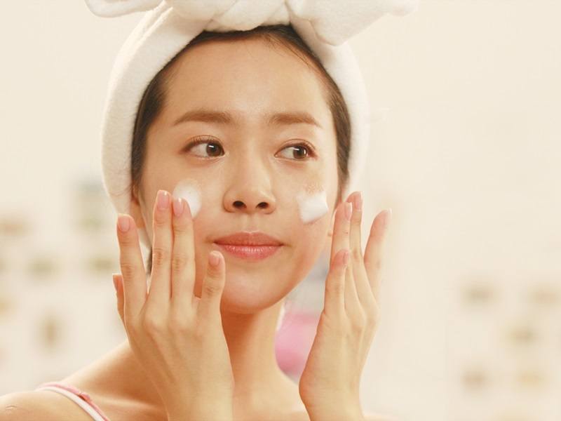 Nhiều người bỏ qua thời hạn sử dụng của sữa rửa mặt, nhưng đây là điều rất quan trọng. 