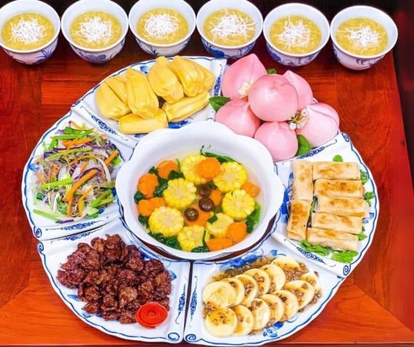 Nhiều Shbet111 slot, casino, thể thao, xổ số thực hiện lễ cúng chay nhưng lại dùng đồ chay giả mặn như giò chả chay, chân gà, chim quay chay, cá chay, tôm chay... 