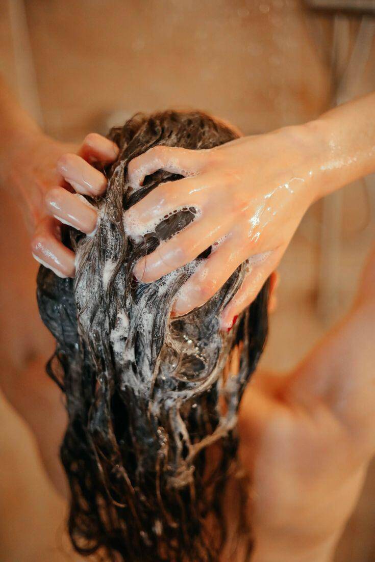 Việc gội đầu ngay lập tức không phải là lựa chọn tốt.