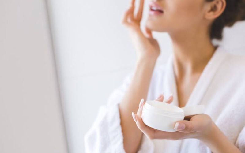 Xu hướng dưỡng ẩm kép uy trì độ ẩm cho da, giúp da luôn mềm mịn, căng bóng