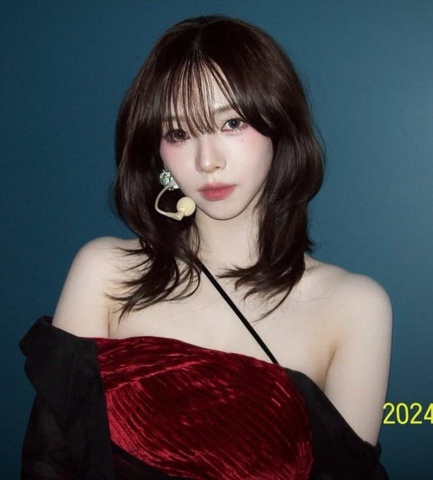 Bạn có thể lựa chọn Link Vào SHBET88 Mới Nhất này theo phong cách thục nữ với phần tóc dài và mềm mạ