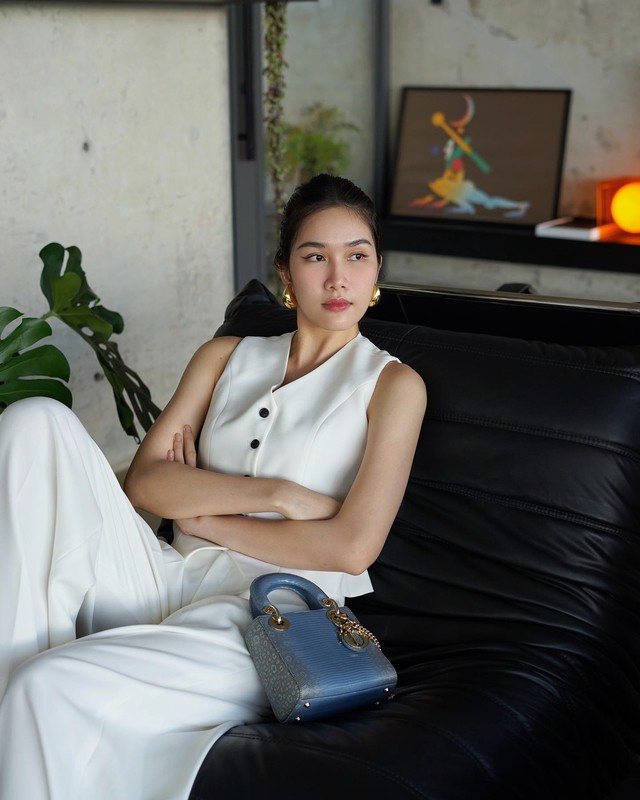 Phạm Ngọc Phương Anh luôn thể hiện được sự thanh lịch và nữ tính trong mỗi lần xuất hiện.