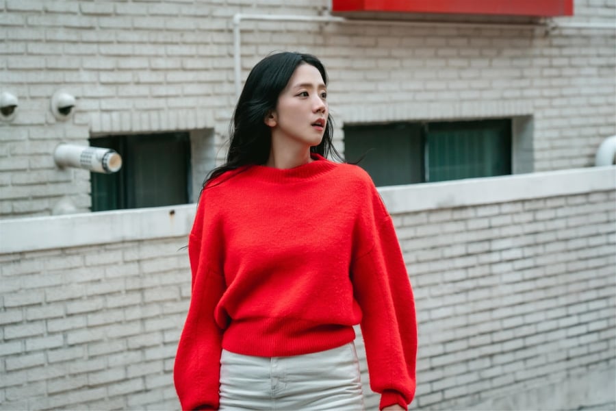 isoo liên tục xuất hiện với những bộ Shbet999 com đăng nhập tông đỏ nổi bật.