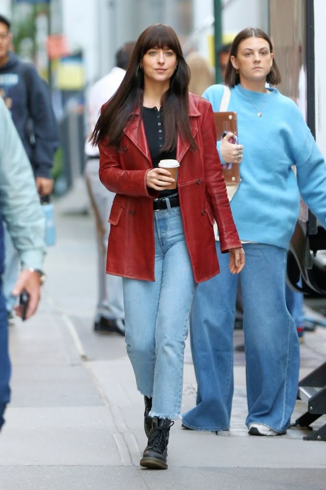 Outfit này vừa trẻ trung vừa giúp tôn dáng