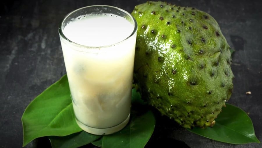 Mãng cầu xiêm có tác dụng hỗ trợ giảm huyết áp nhờ hàm lượng kali cao và lượng natri thấp, giúp cân bằng dịch trong Sh88bet đăng ký miễn phí và duy trì áp lực máu ổn định, từ đó giảm nguy cơ mắc các bệnh về tim mạch