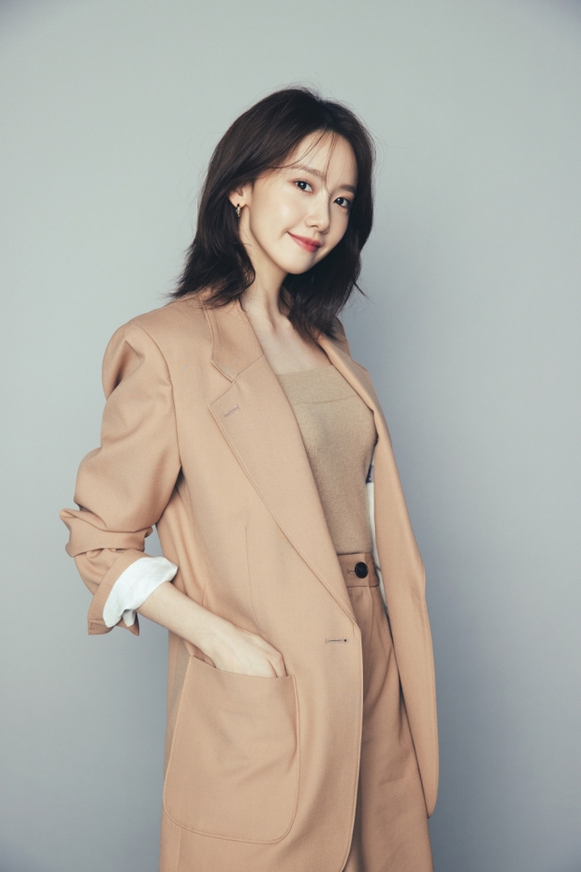 Yoona đặc biệt khéo léo khi mix cùng Link Vào SHBET88 Mới Nhất ngắn layer hiện đại, tạo nên vẻ ngoài thanh lịch, sành điệu.