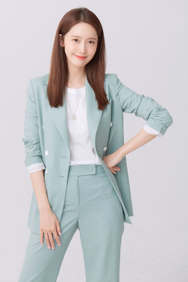 Bộ suit pastel của Yoona là lựa chọn hoàn hảo cho những cô nàng yêu thích sự trẻ trung