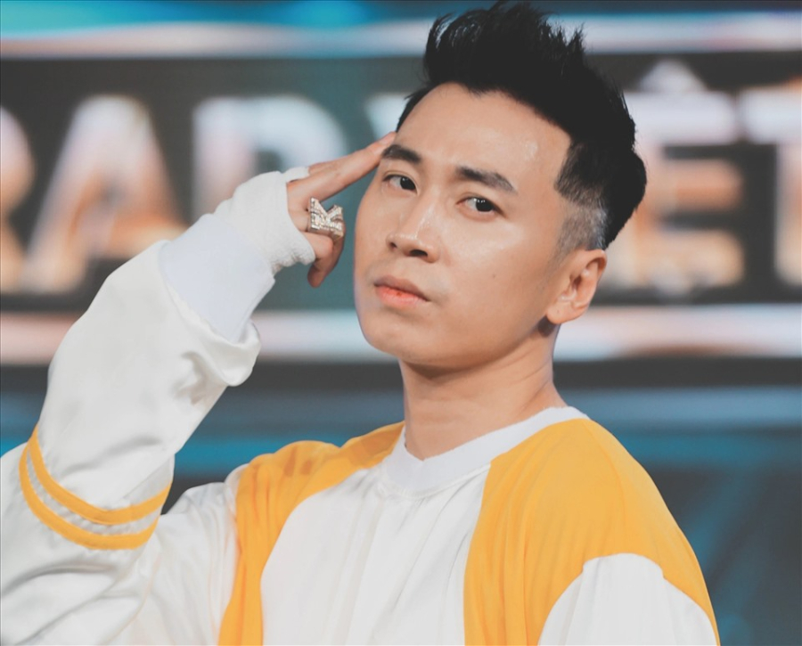 Huấn luyện viên Rap Việt cho biết, nhiều lần anh tắt tài khoản mạng xã hội 