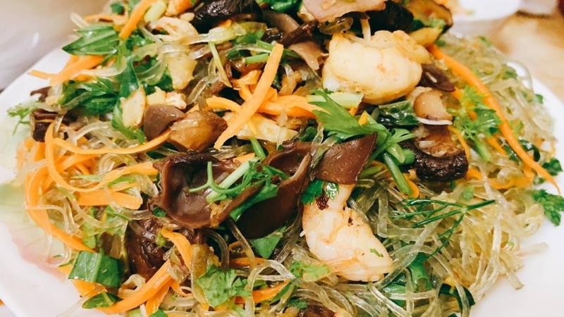 Dưới đây là những bí quyết giúp bạn làm món miến xào chuẩn vị và đẹp mắt.
