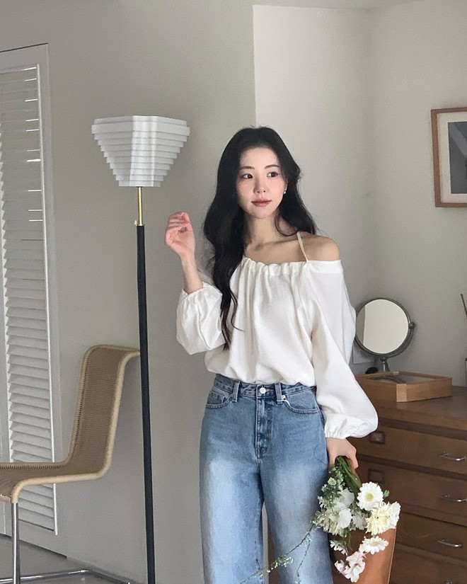 Áo blouse tay bồng luôn là sự lựa chọn hoàn hảo để tôn lên vẻ sang trọng, yêu kiều.