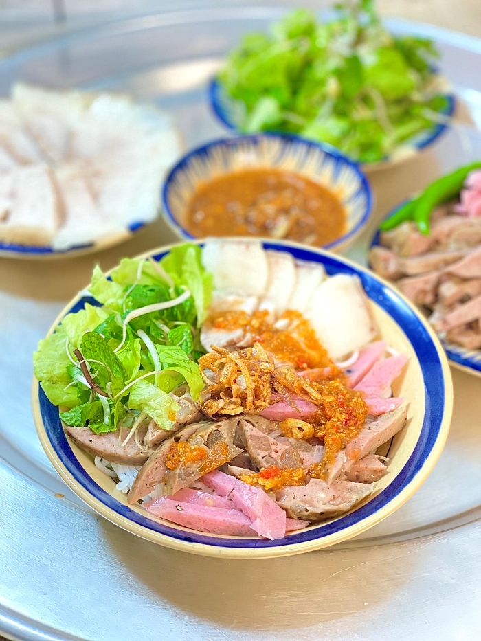 Tô bún mắm nêm ngon nhìn là mê