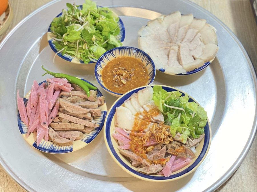 Bún mắm nêm thơm ngon nổi tiếng ở Đà Nẵng