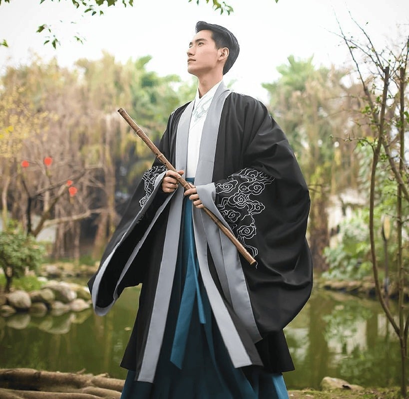 Cuộc đời vốn dĩ tự do, yêu hay ghét tùy duyên, gặp gỡ hay chia ly đều do số phận an bài.    