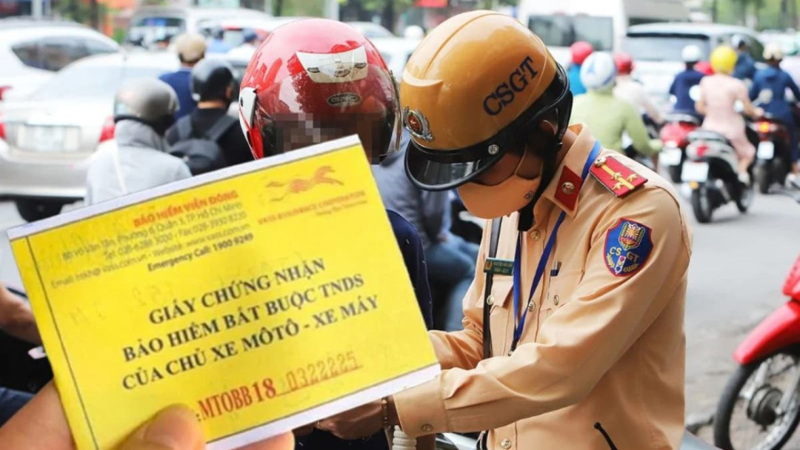 Mới đây, có cử tri kiến nghị xem xét chuyển đổi bảo hiểm xe máy từ hình thức bắt buộc sang tự nguyện