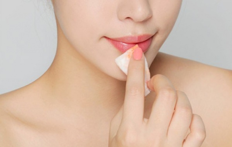 Áp dụng đều đặn các phương pháp này sẽ giúp môi trở nên căng mọng, hồng hào tự nhiên.    