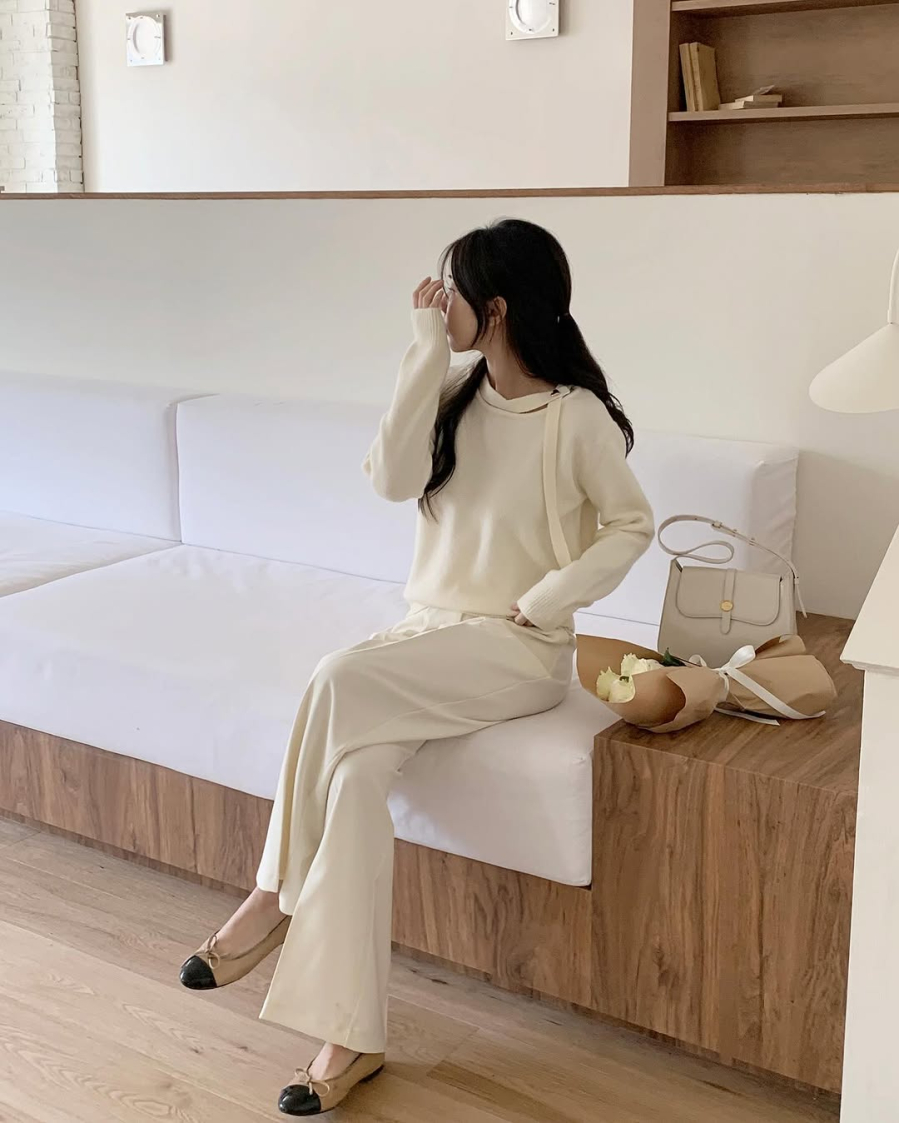 Giày búp bê là một trong những kiểu giày luôn được ưa chuộng trong môi trường công sở.