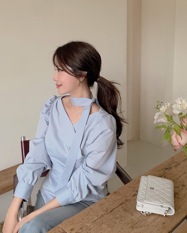 Chị em có thể diện set đồ này khi đi làm hoặc dạo phố đều phù hợp.