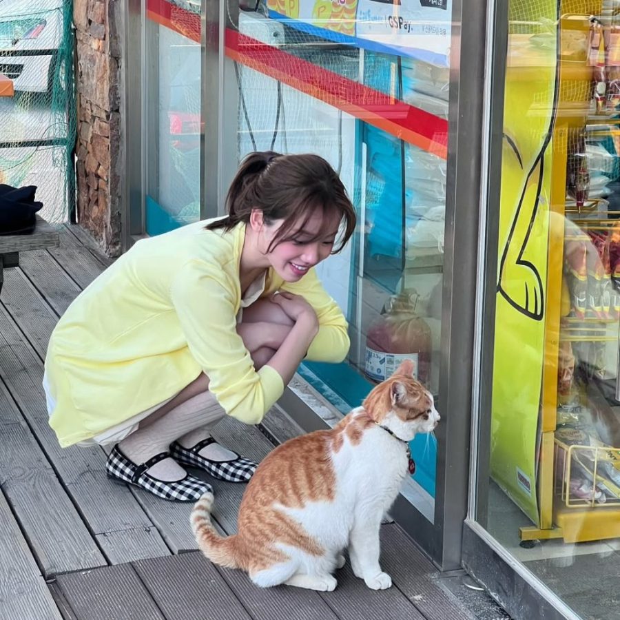 Một đôi giày búp bê sẽ giúp bạn hoàn thiện phong cách nàng thơ mà không cần đến những đôi cao gót cầu kỳ. 