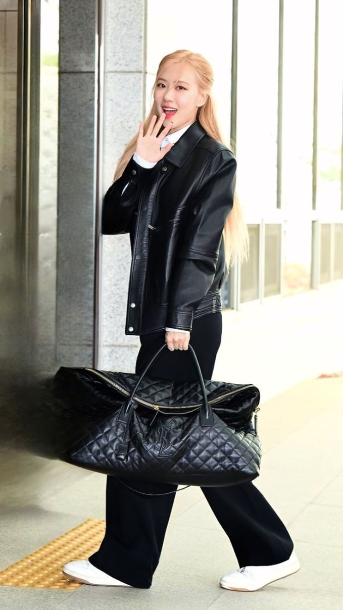 Những cô nàng cá tính chắc chắn không thể bỏ qua blazer da
