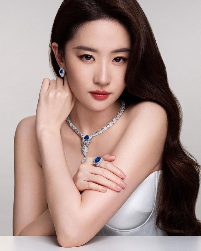 Chính nhờ ánh nhìn này, cô được công chúng ưu ái gọi là 
