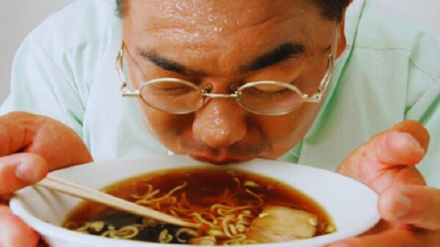 Những người tuyệt đối không nên ăn mì tôm dù thèm đến mấy