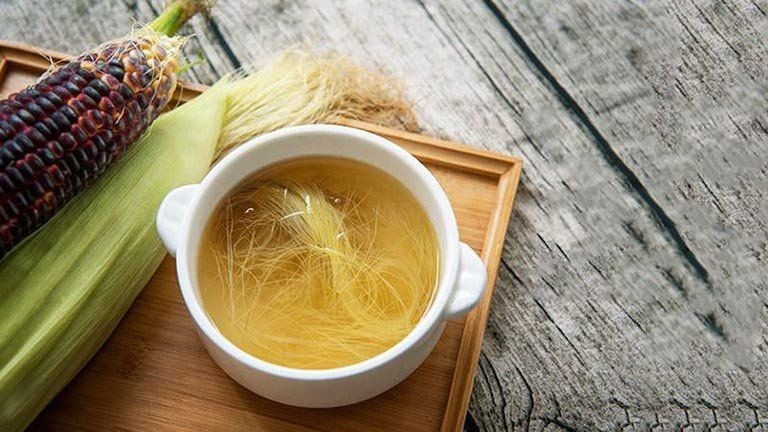 Nước râu ngô giúp tăng cường đào thải chất lỏng, hỗ trợ lợi tiểu và làm giảm tình trạng phù nề do nhiều nguyên nhân khác nhau.