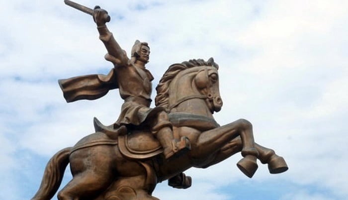Vua Quang Trung – người anh hùng đã lãnh đạo quân Tây Sơn đánh bại quân Thanh trong trận Đống Đa lịch sử – là một tượng đài bất tử trong lòng dân tộc