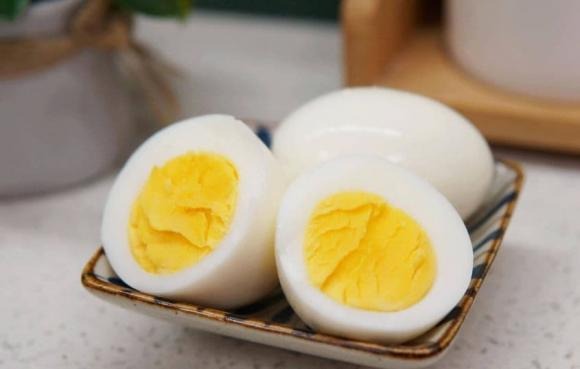 Hàm lượng protein và choline trong trứng đóng vai trò quan trọng trong việc cải thiện trí nhớ, giúp não bộ hoạt động hiệu quả hơn.
