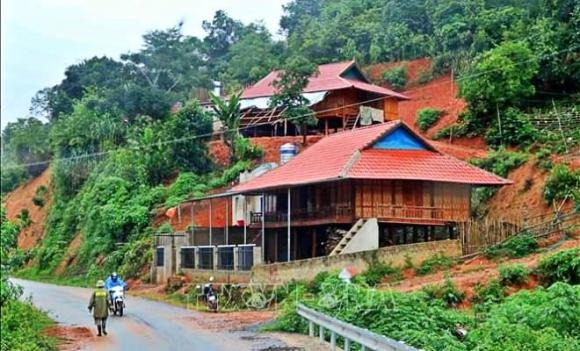 Hình ảnh một con đường thẳng tắp như mũi tên lao thẳng vào cửa nhà, trong phong thủy được gọi là 
