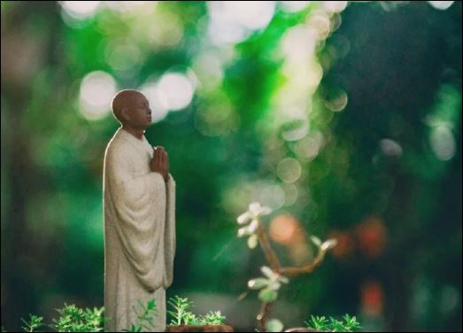 Người biết lựa lời khi ăn nói thì họ lúc nào khiến người khác nể phục. (ảnh minh họa)