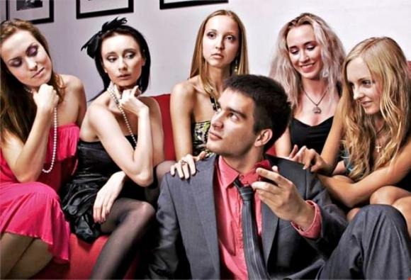 Một khảo sát trên trang web hẹn hò Ashley Madison cho thấy, thương gia (buôn bán, trao đổi hàng hóa) đứng đầu danh sách với tỷ lệ ngoại tình cao nhất (29%). 