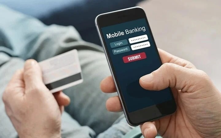 Khi người dùng cài đặt, kẻ xấu có thể chiếm quyền kiểm soát thiết bị di động, kiểm soát tài khoản ngân hàng điện tử và dễ dàng thực hiện hành vi chiếm đoạt tài sản.    