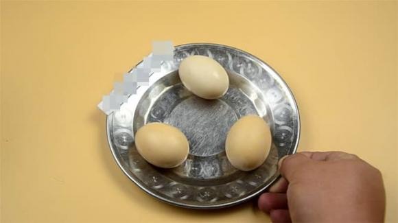 Trứng là nguồn dinh dưỡng tuyệt vời, nhưng nếu bảo quản trong tủ lạnh quá lâu, chúng có thể mất đi giá trị dinh dưỡng và dễ dàng bị vi khuẩn tấn công.    