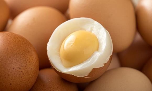 Trứng cung cấp đầy đủ các axit amin thiết yếu và là nguồn protein cao cấp giúp duy trì sự cân bằng protein trong Sh88bet đăng ký miễn phí.