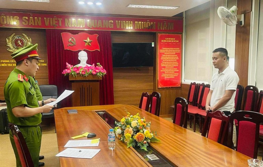 Quang Linh bị khởi tố. Nguồn: Báo Tuổi Trẻ