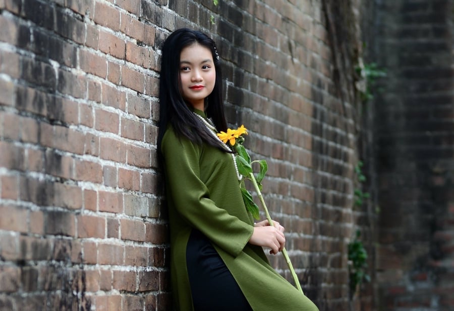 Khi còn trẻ, phụ nữ dễ khao khát tình yêu và lo lắng về sự được mất trong các mối quan hệ. 