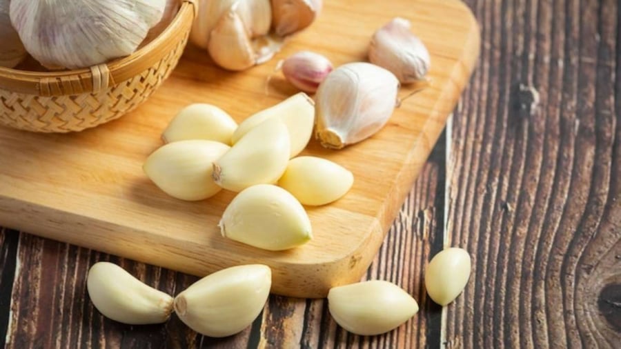 Tỏi là một nguyên liệu không chỉ giá cả phải chăng và dễ sử dụng, mà còn mang lại hương vị và giá trị dinh dưỡng tuyệt vời. 
