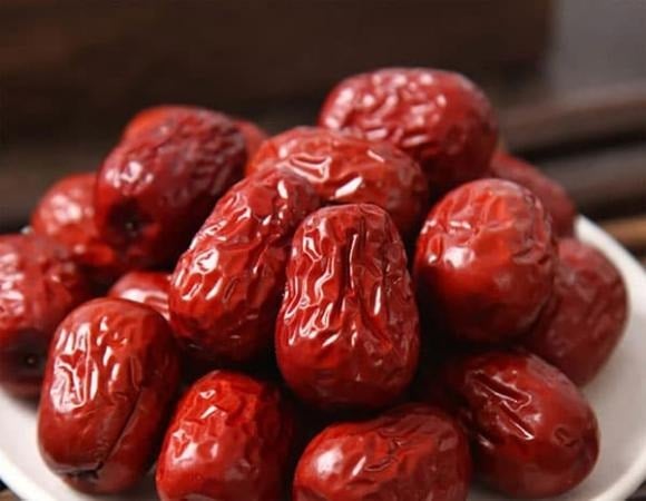 Theo y học hiện đại, tác dụng của táo đỏ chủ yếu đến từ thành phần dinh dưỡng phong phú trong quả. 