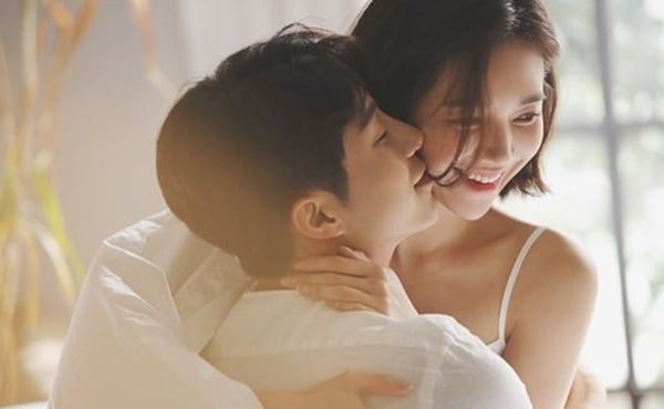 Một người phụ nữ với tính cách lạc quan và vui vẻ sẽ luôn tạo ấn tượng tốt và thu hút sự chú ý của những người xung quanh, đặc biệt là đàn ông. 