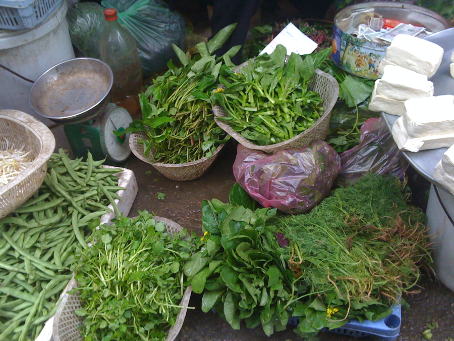 Mẹo chọn trúng rau sạch tự nhiên, không lo “ngậm” hoá chất gây hại