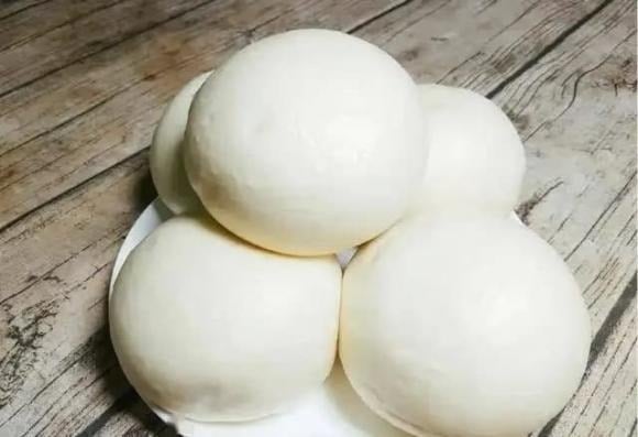 Cơm trắng, mì, bánh bao, bánh ngọt… đều là những món quen thuộc trong bữa ăn hằng ngày. 