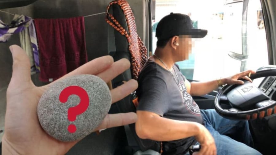 Viên sỏi này được họ giữ bên mình với mong muốn vạn dặm bình an. 