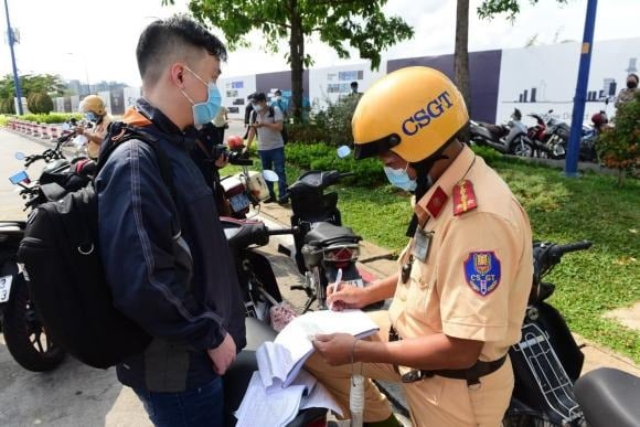 Tại Việt Nam, xe máy là phương tiện giao thông chủ yếu và đồng thời là nguyên nhân chính gây ra tai nạn giao thông, chiếm tới 63,48% số vụ tai nạn. 