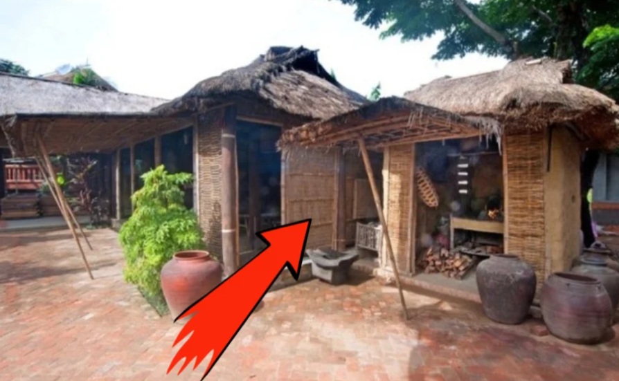 Tổ Tiên nói: ‘Xây nhà có hai cửa, cả người và của đều lao đao’, 2 cửa này là 2 cửa gì?