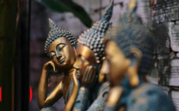 Nhiều khi ta tưởng rằng nỗi khổ đến từ hoàn cảnh hay do người khác mang lại. 